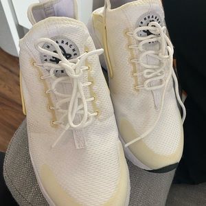 Air Huarache Run Ultras